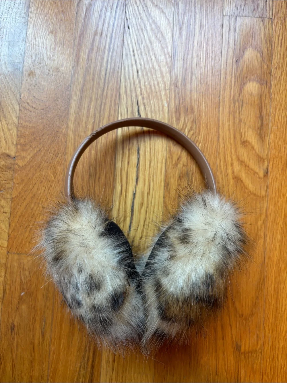 ZLYC Leopard-Print Faux Fur Earmuffs in Brown